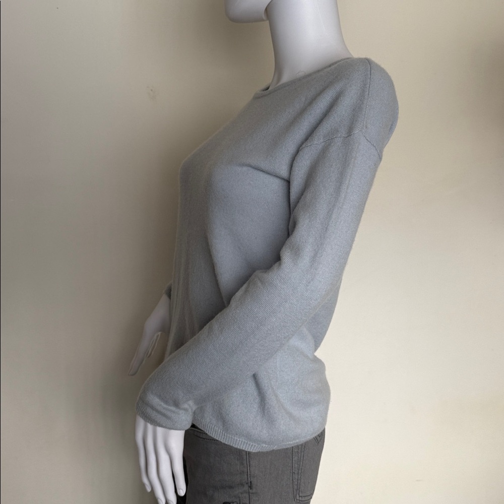 Powder blue/gray Sweater. - Picture 3 of 11